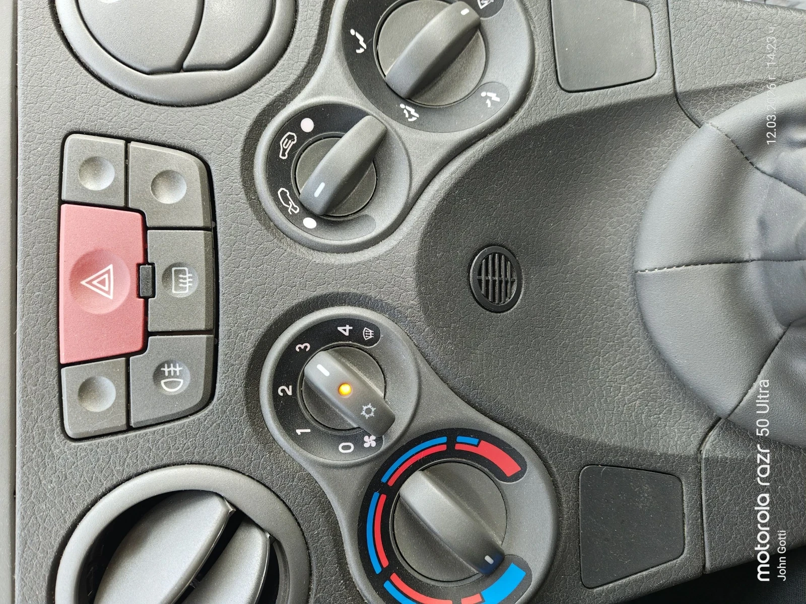 Fiat Panda 1.2i klimatik 2012г., снимка 13 - Автомобили и джипове - 53813781