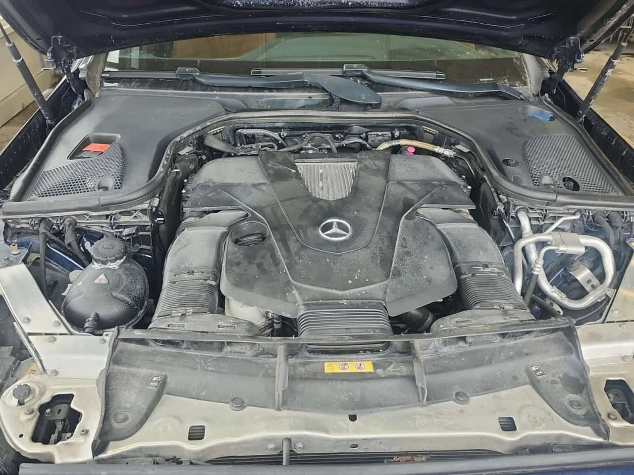 Mercedes-Benz E 400 * 4MATIC* DISTRONIC* BURMESTER* 360КАМЕРИ* , снимка 17 - Автомобили и джипове - 53830069