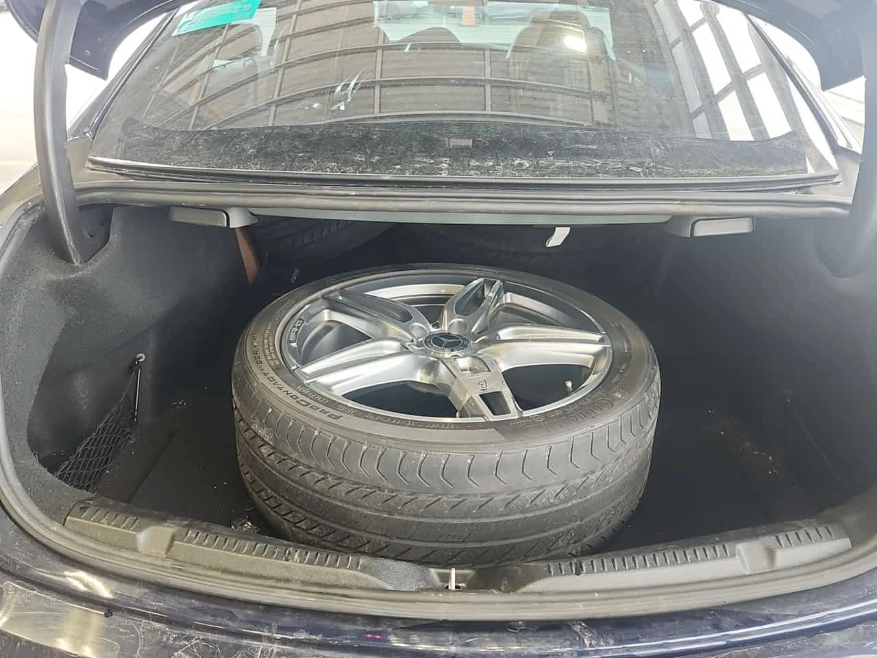 Mercedes-Benz E 400 * 4MATIC* DISTRONIC* BURMESTER* 360КАМЕРИ* , снимка 14 - Автомобили и джипове - 53830069