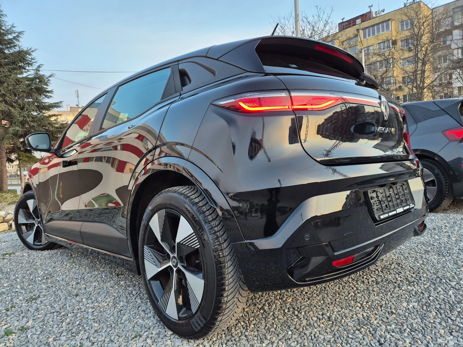 Renault Megane E-TECH-EV 60-220K.S. Equilibre optimum charge, снимка 4 - Автомобили и джипове - 53838556