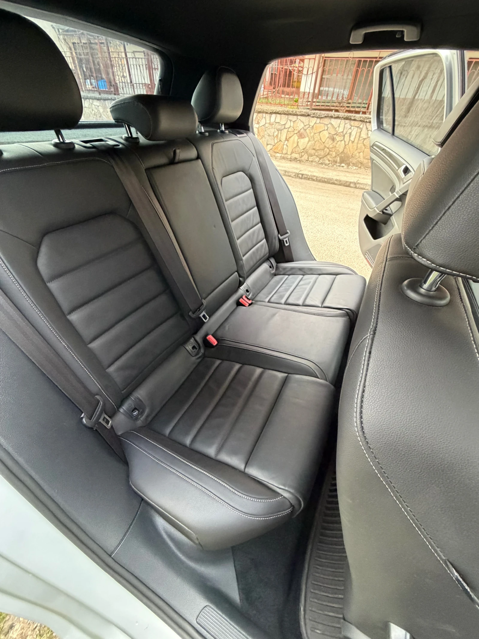 VW Golf R, снимка 12 - Автомобили и джипове - 54168469