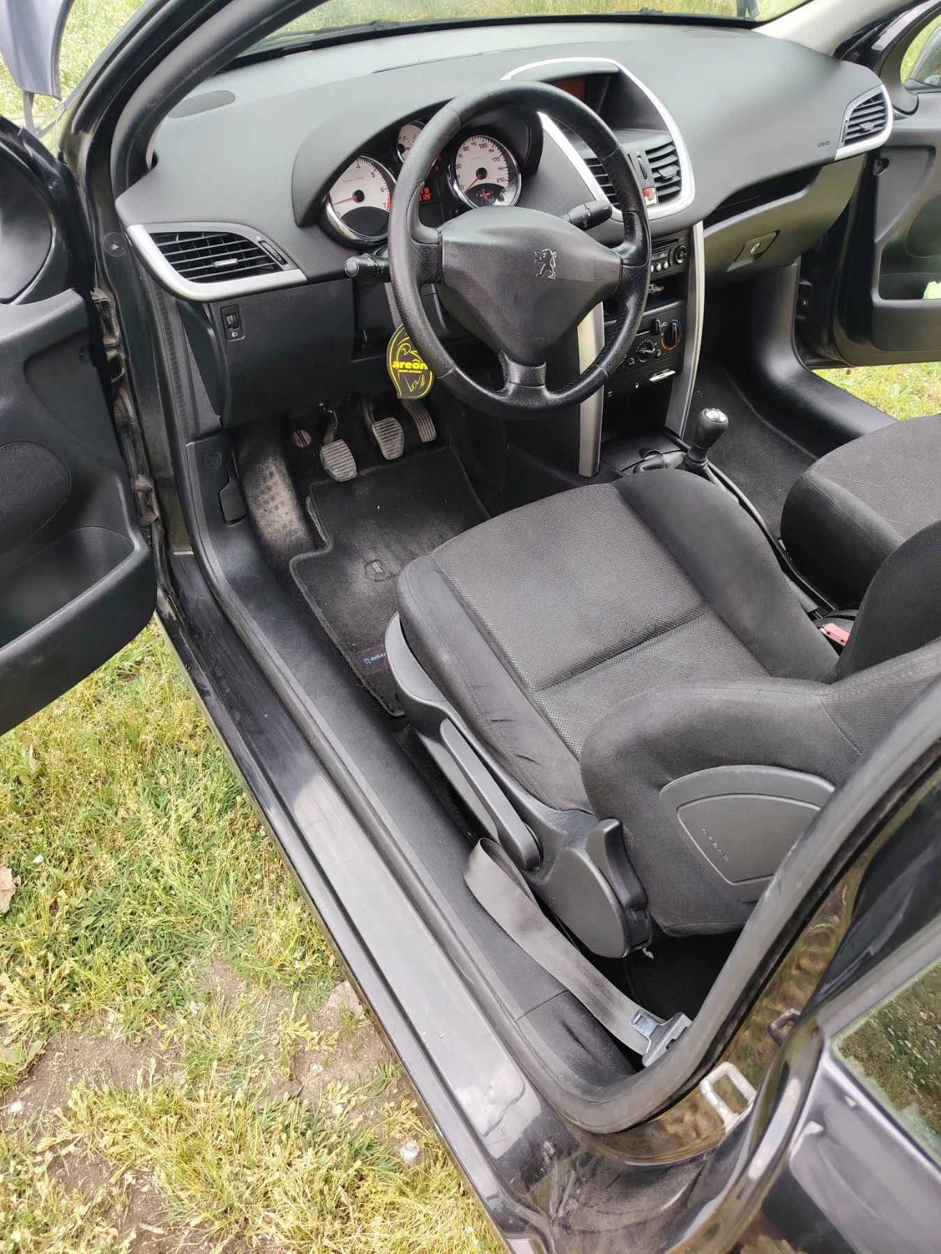 Peugeot 207, снимка 7 - Автомобили и джипове - 54633341