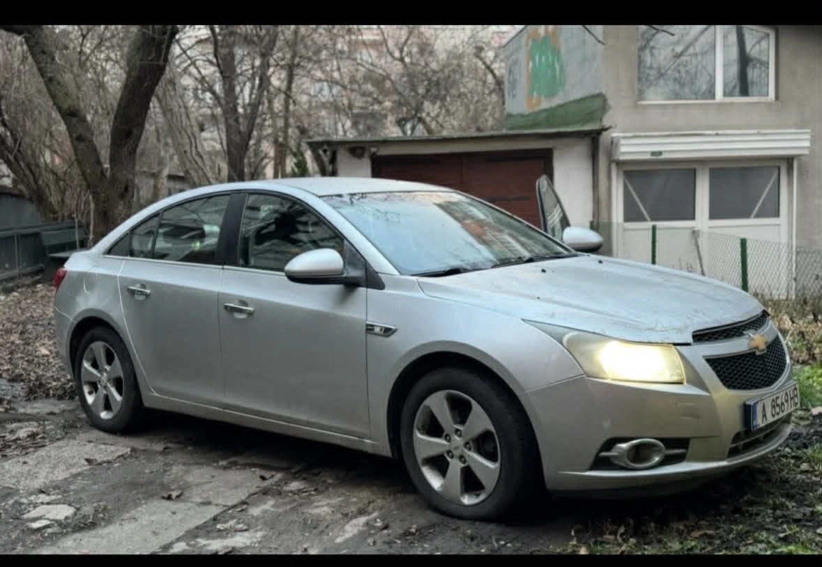 Chevrolet Cruze, снимка 2 - Автомобили и джипове - 55298114