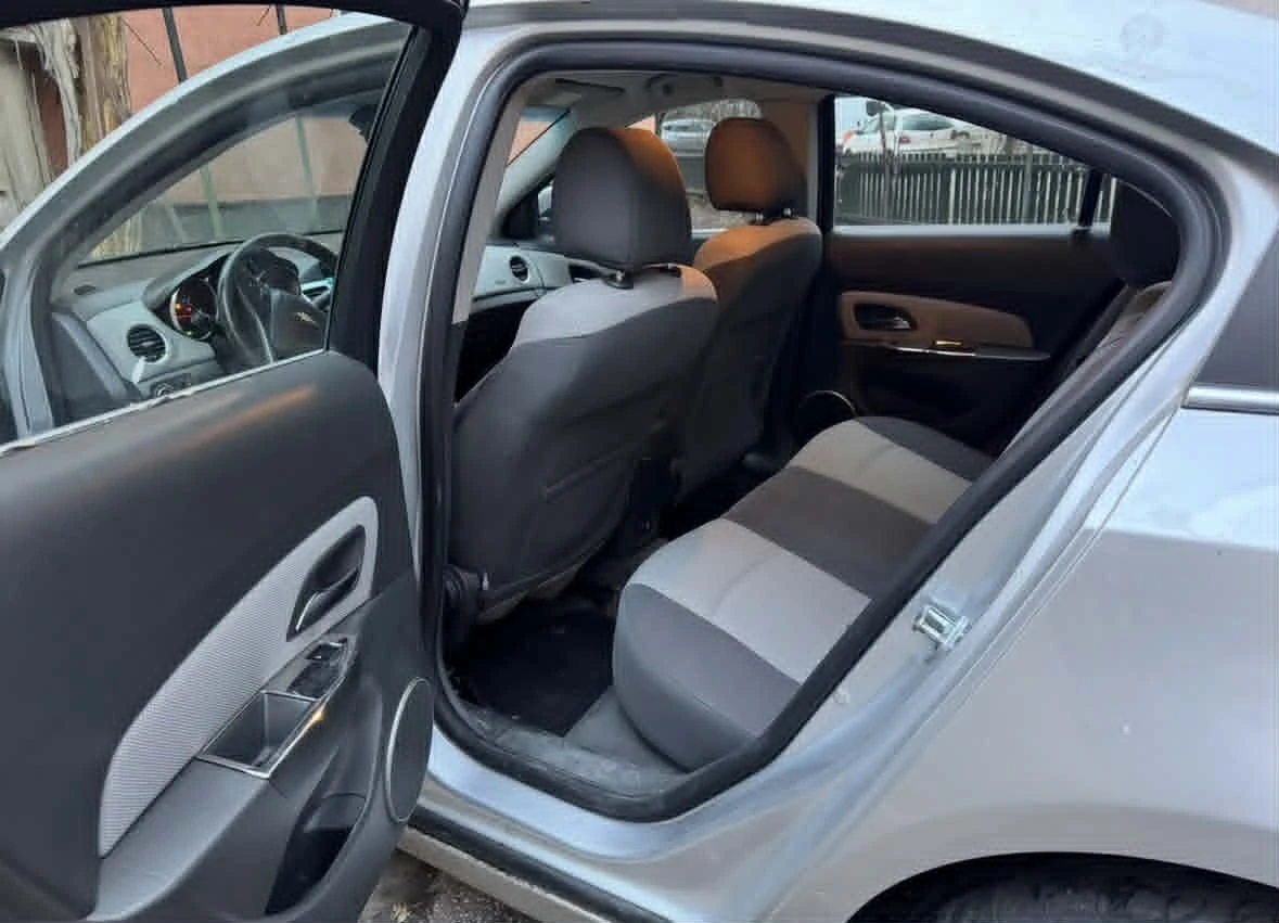 Chevrolet Cruze, снимка 4 - Автомобили и джипове - 55298114