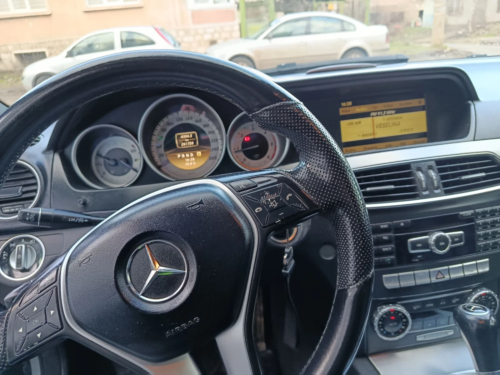 Mercedes-Benz C 220, снимка 8 - Автомобили и джипове - 55618758