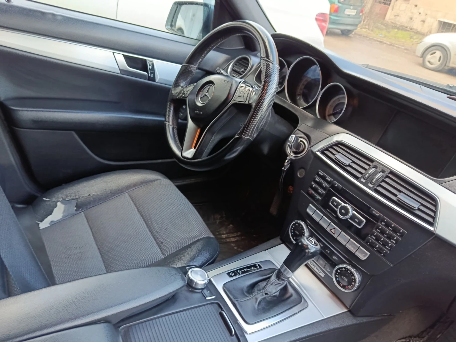 Mercedes-Benz C 220, снимка 11 - Автомобили и джипове - 55618758