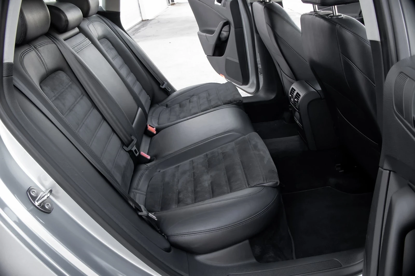 VW Passat 1.9 105, снимка 11 - Автомобили и джипове - 55840387