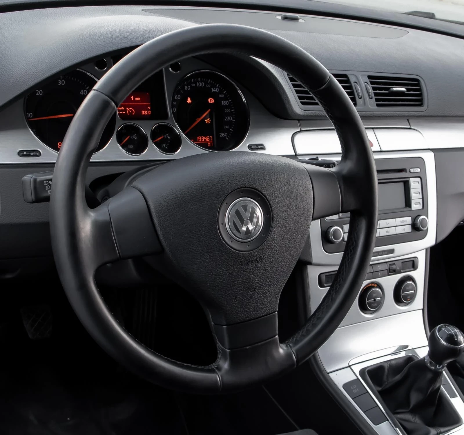 VW Passat 1.9 105, снимка 13 - Автомобили и джипове - 55840387