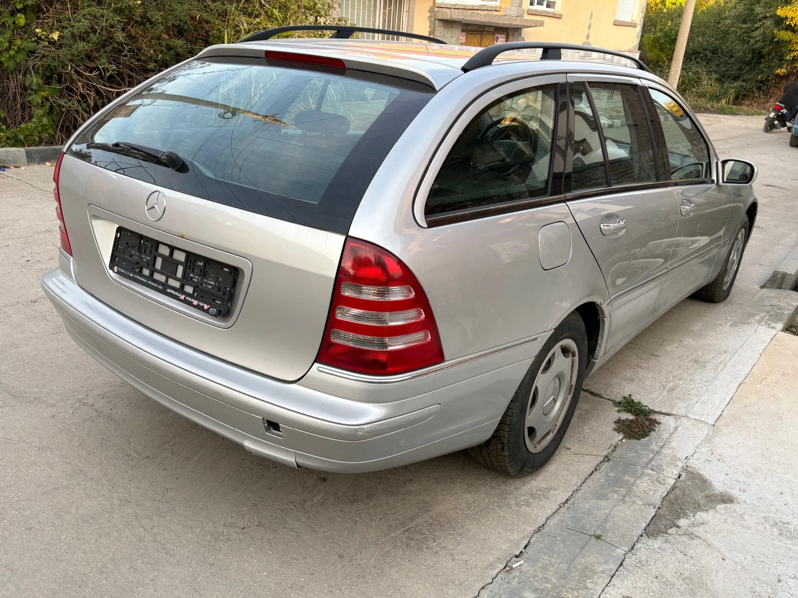 Mercedes-Benz C 220, снимка 3 - Автомобили и джипове - 56583756