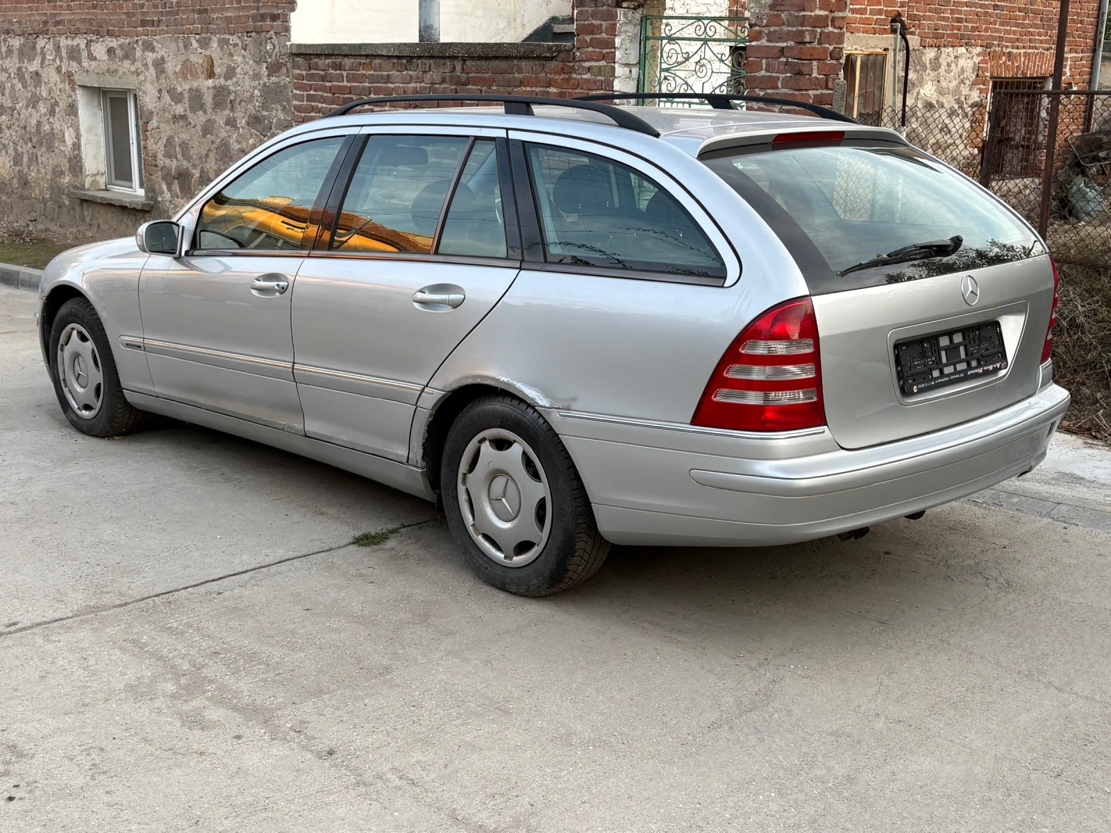 Mercedes-Benz C 220, снимка 4 - Автомобили и джипове - 56583756