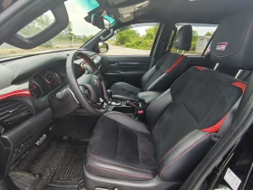 Toyota Hilux 2.8 GR SPORT 204 к.с., снимка 11