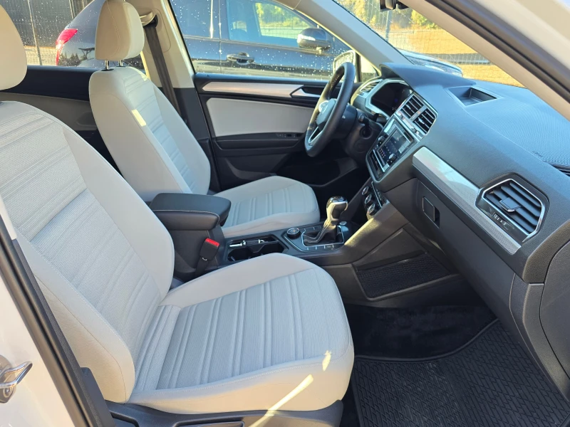 VW Tiguan 2.0i/Aвт./4х4/Лизинг, снимка 11 - Автомобили и джипове - 51909335