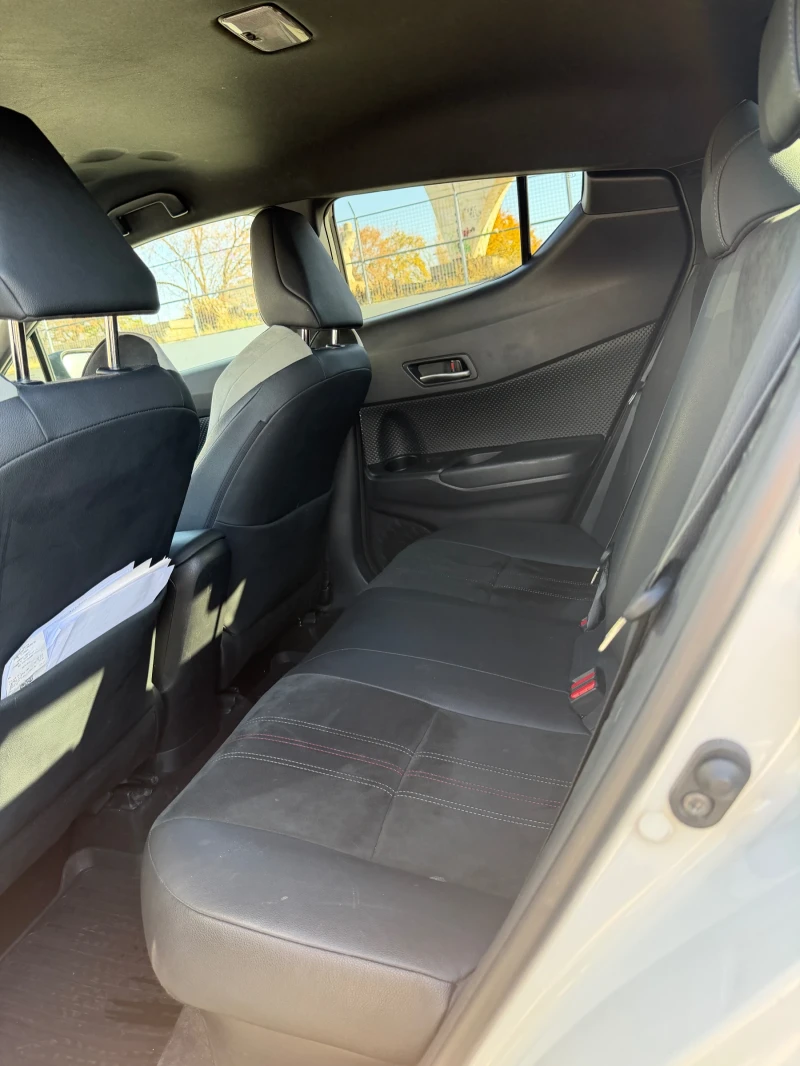Toyota C-HR Hybrid GR, снимка 10 - Автомобили и джипове - 52431998