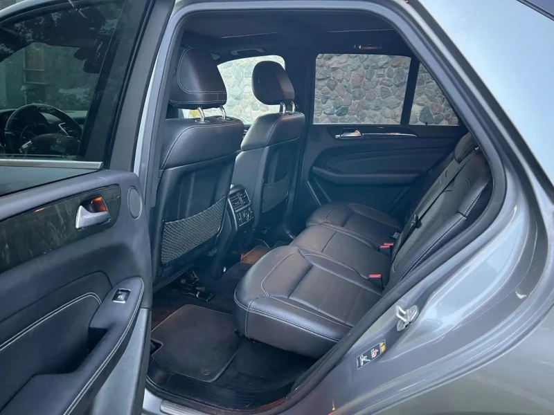 Mercedes-Benz ML 350 d* AMG-pack* Harman* Подгреви* Пано* ПРУЖИНИ* , снимка 13 - Автомобили и джипове - 52527860