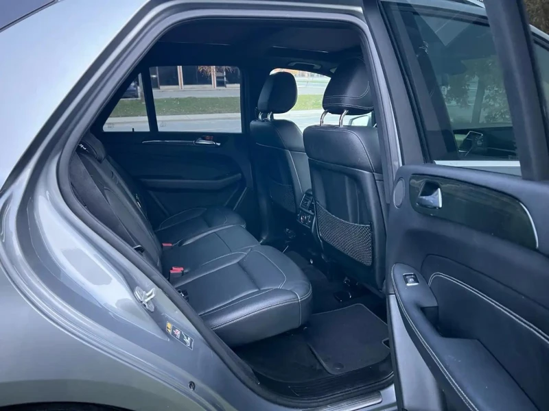 Mercedes-Benz ML 350 d* AMG-pack* Harman* Подгреви* Пано* ПРУЖИНИ* , снимка 12 - Автомобили и джипове - 52527860