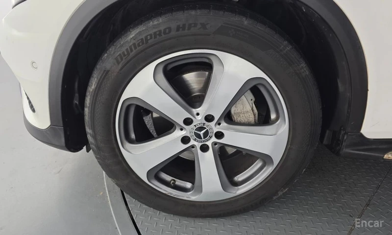 Mercedes-Benz GLC 220, снимка 5 - Автомобили и джипове - 53226392