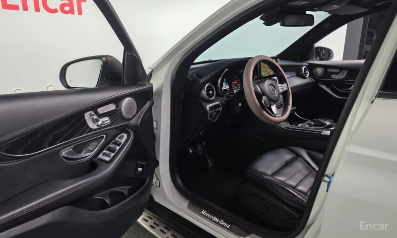 Mercedes-Benz GLC 220, снимка 10 - Автомобили и джипове - 53226392