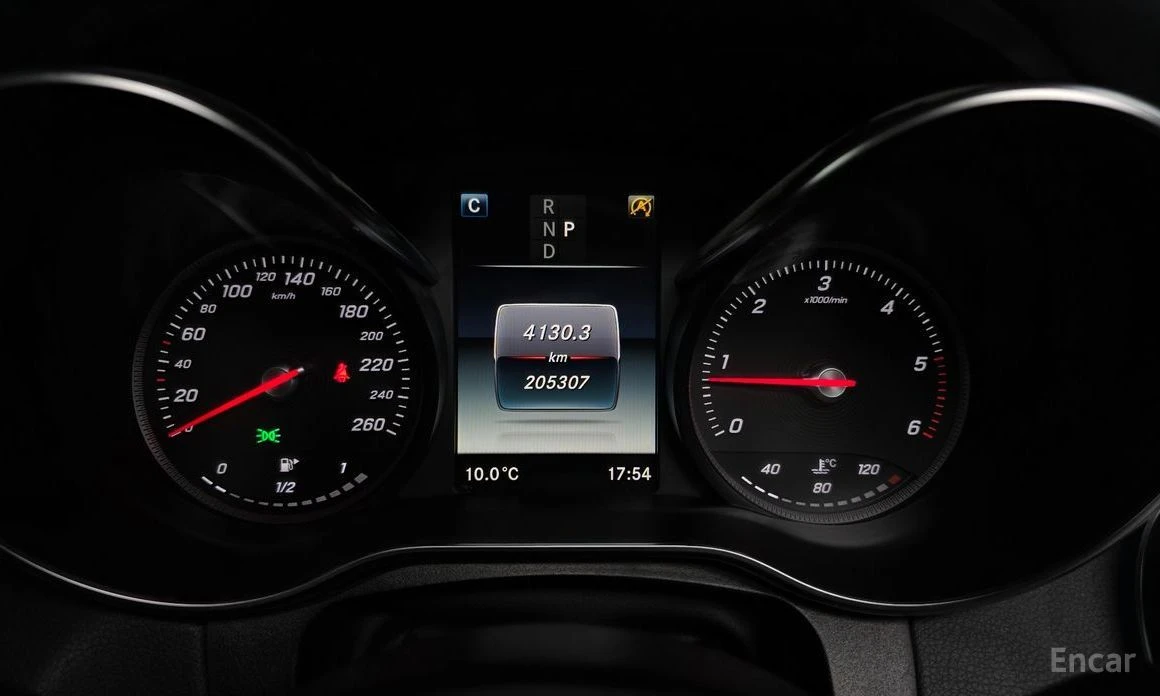 Mercedes-Benz GLC 220  - изображение 8