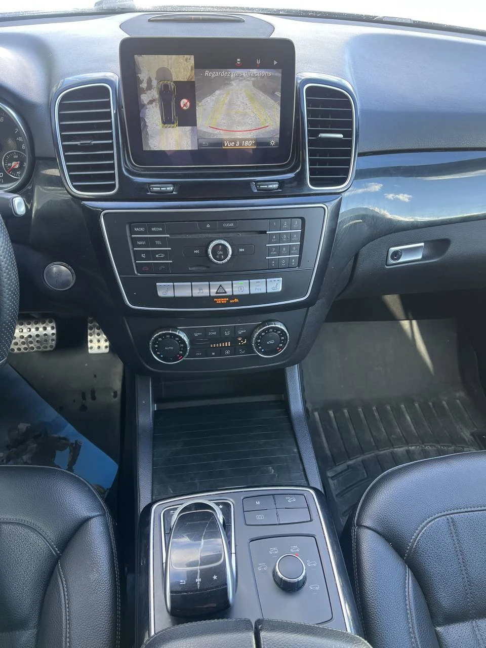 Mercedes-Benz GLE 400 AMG PK| 360| HARMAN&KARDON| KEYLESS| PANO| , снимка 10 - Автомобили и джипове - 53746555