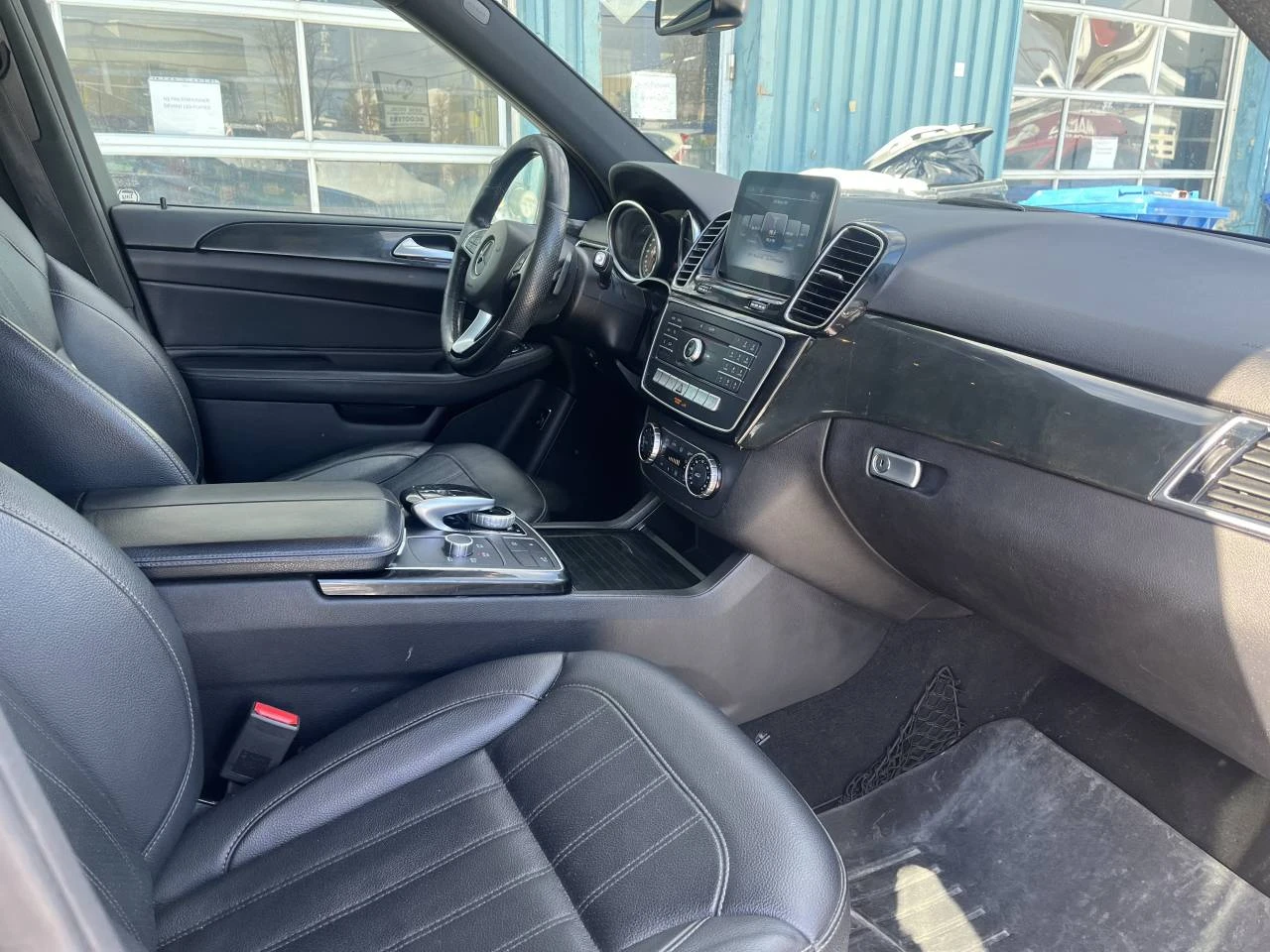 Mercedes-Benz GLE 400 AMG PK| 360| HARMAN&KARDON| KEYLESS| PANO| , снимка 8 - Автомобили и джипове - 53746555