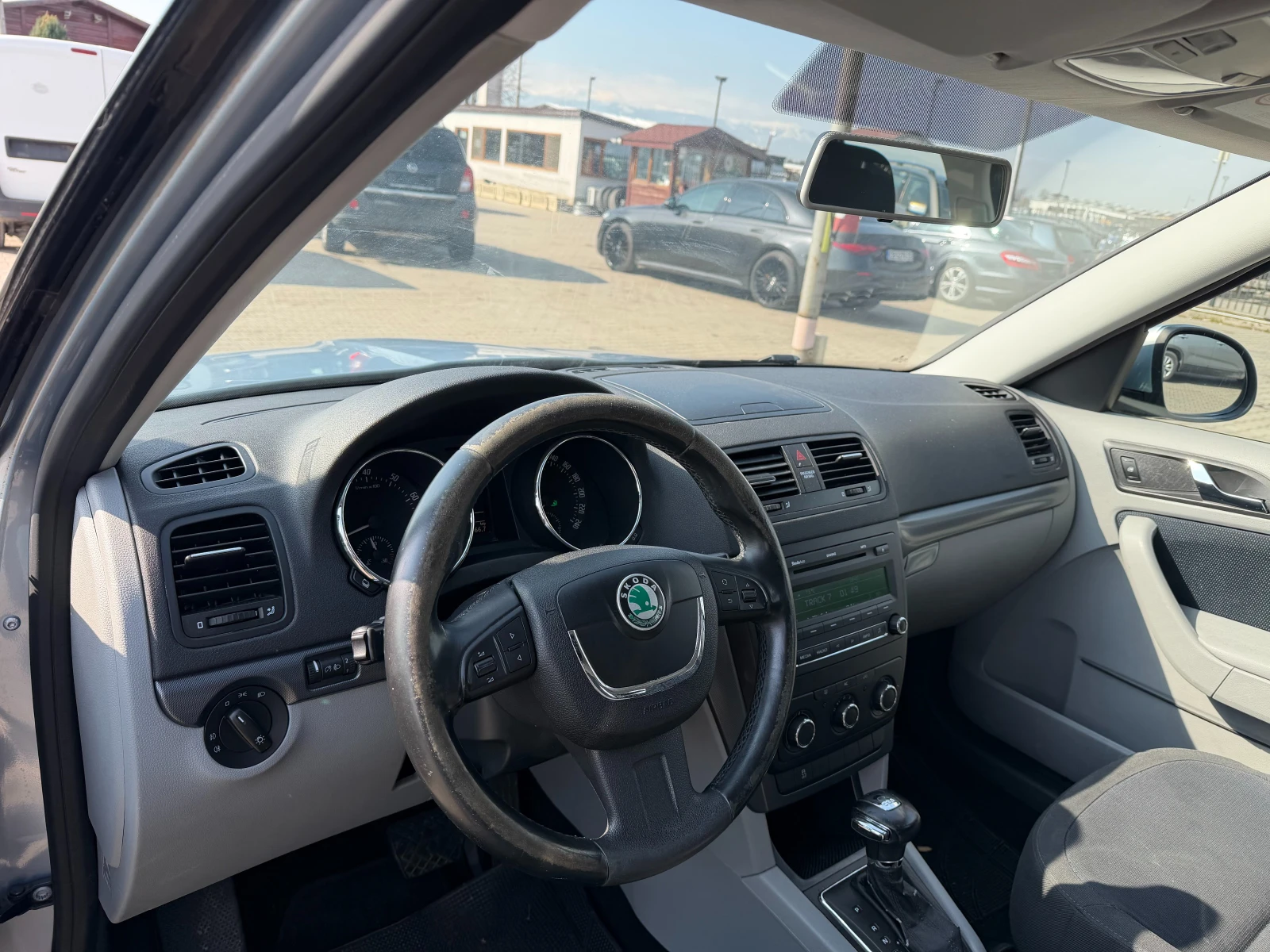 Skoda Yeti 1.2TSI AVTOMAT EURO 5, снимка 11 - Автомобили и джипове - 53865332