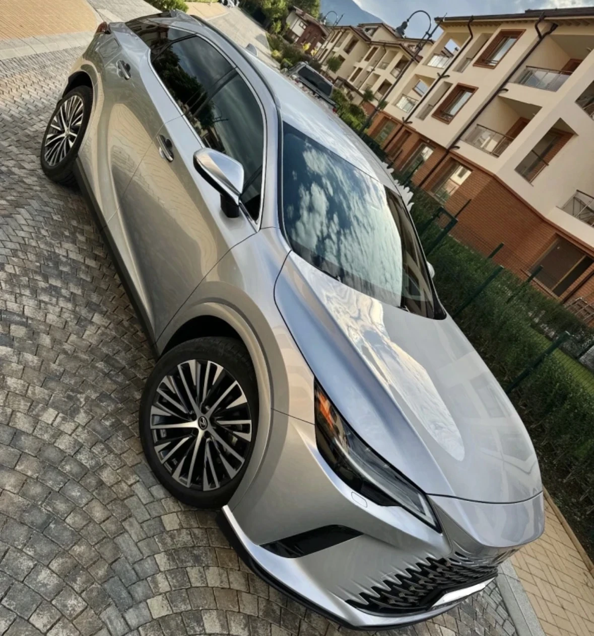 Lexus RX 450h plus EXECUTIVE  - 10 ГОДИНИ ПЪЛНА ГАРАНЦИЯ В ЕВРОПА, снимка 2 - Автомобили и джипове - 54005123