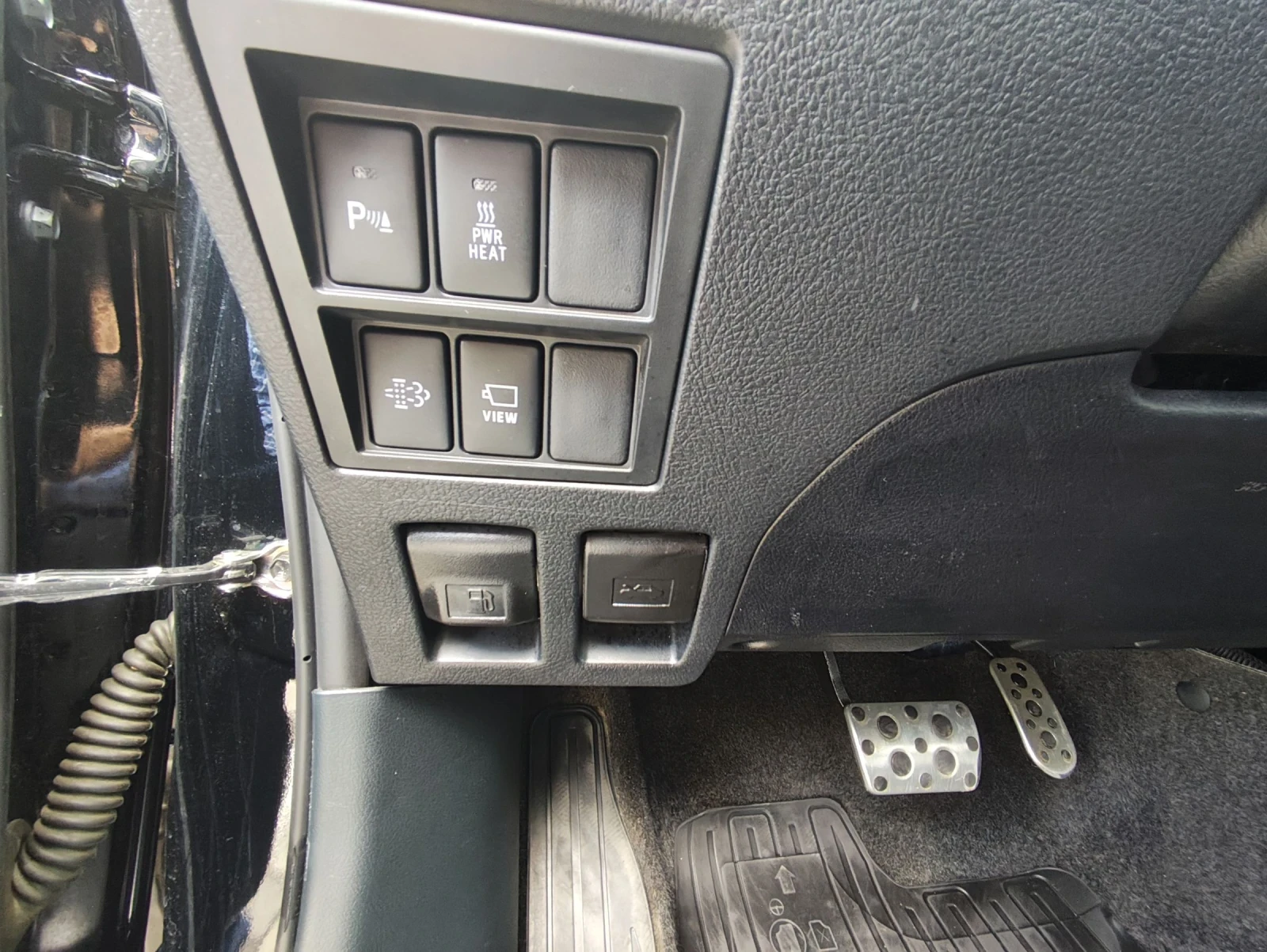 Toyota Hilux 2.8 GR SPORT 204 к.с., снимка 16 - Автомобили и джипове - 55197702