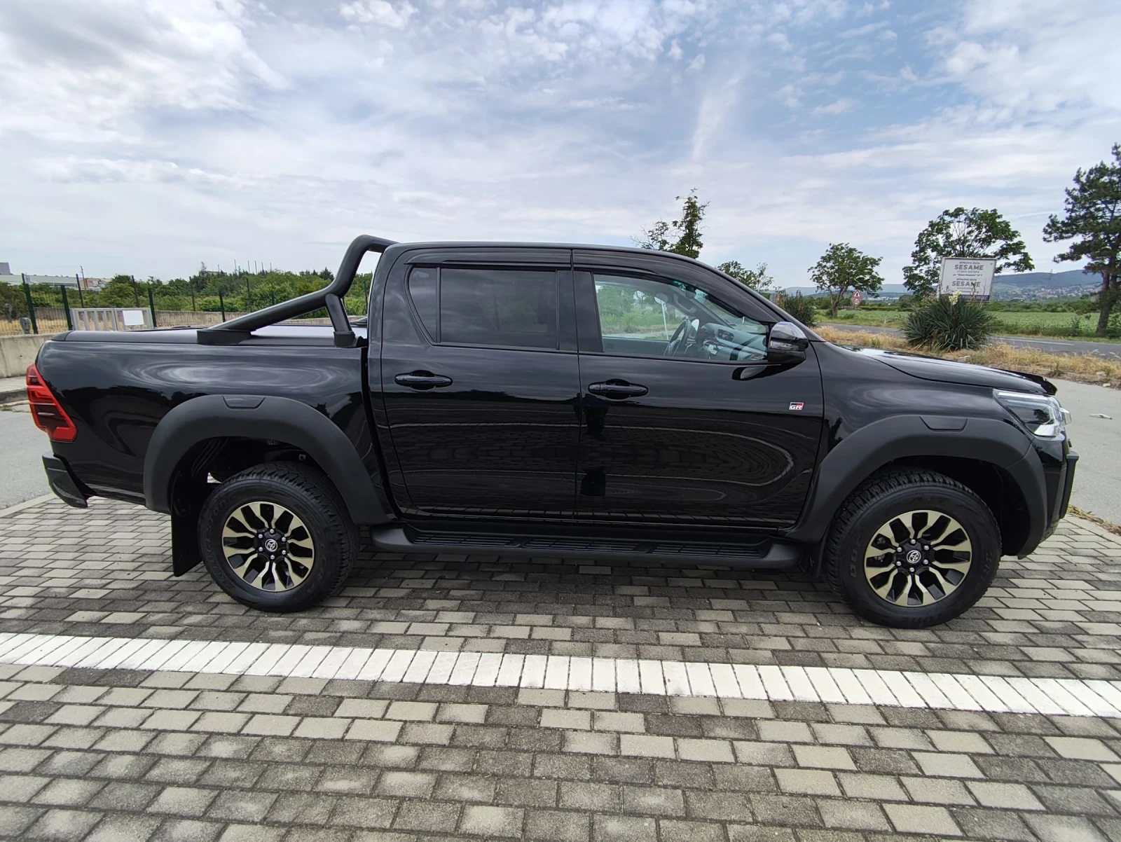 Toyota Hilux 2.8 GR SPORT 204 к.с., снимка 7 - Автомобили и джипове - 55197702