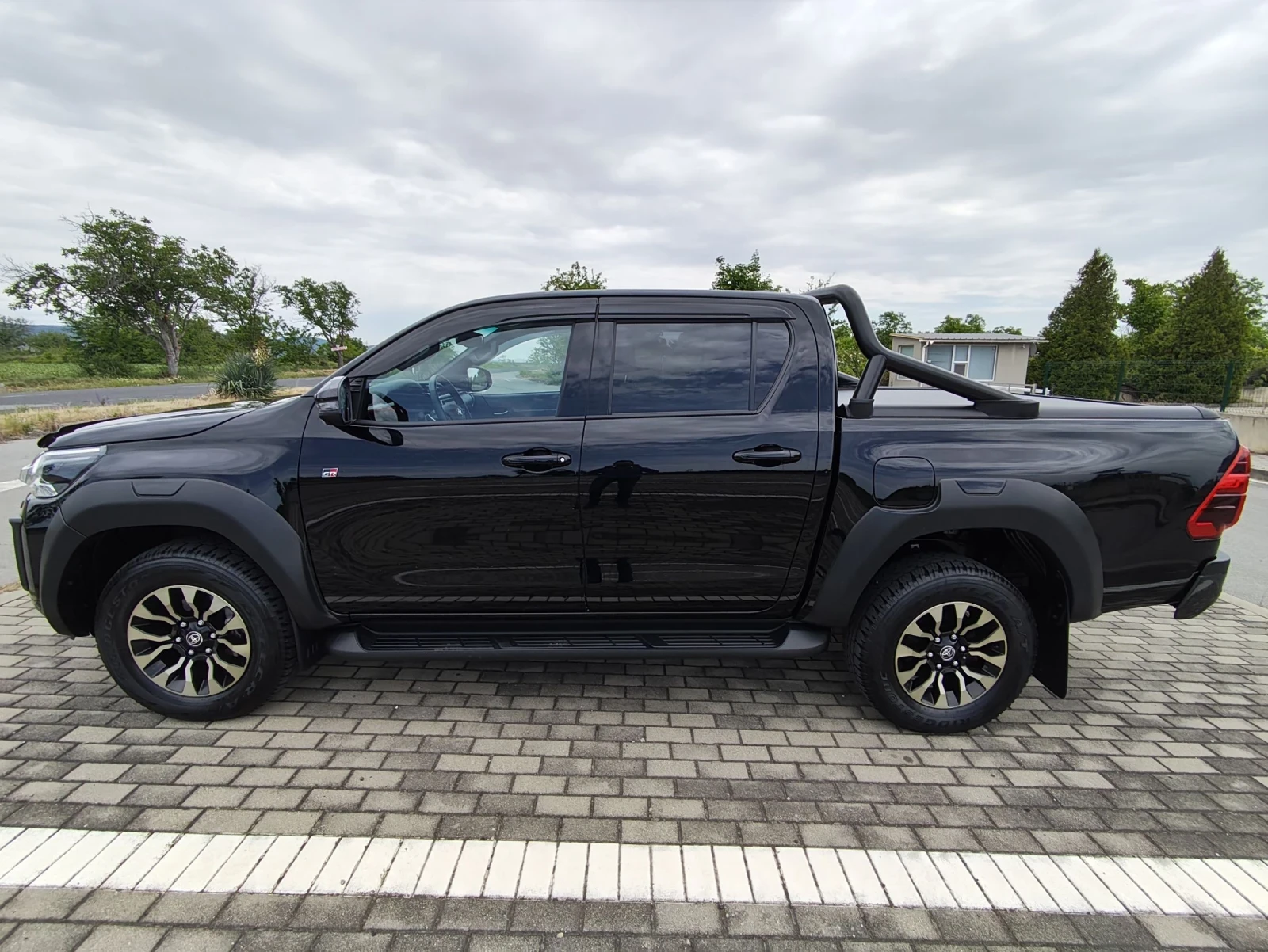 Toyota Hilux 2.8 GR SPORT 204 к.с., снимка 8 - Автомобили и джипове - 55197702
