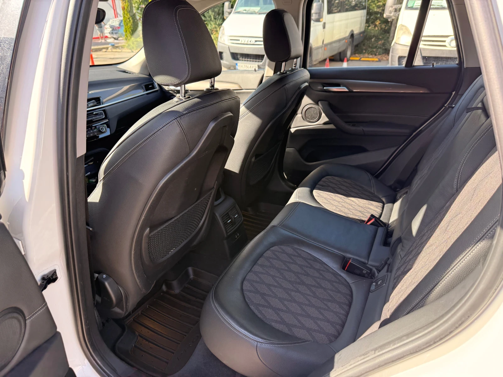 BMW X1 18d Xdrive, head-up, navi, снимка 11 - Автомобили и джипове - 55878959