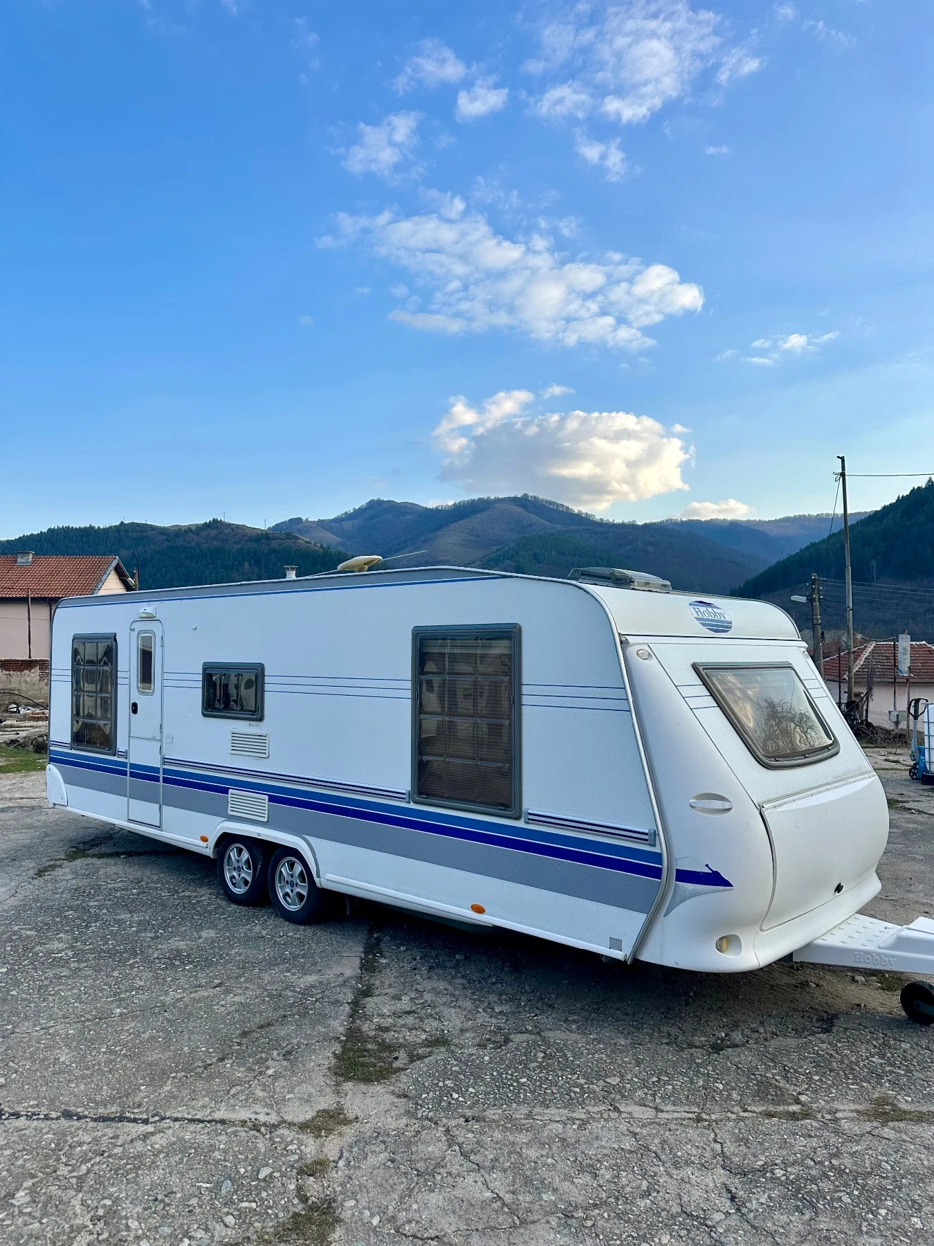 Каравана Hobby Prestige/ НОВ ВНОС / РЕГИСТРИРАНА/ БАНЯ И ТОАЛЕТНА