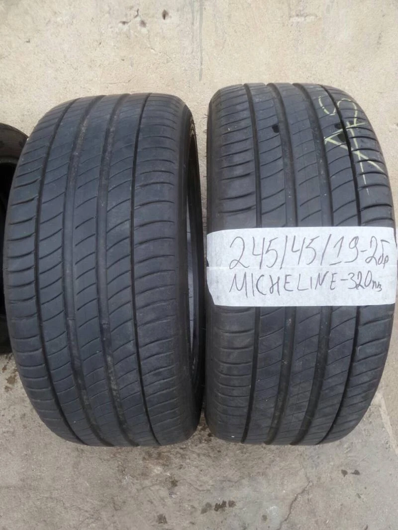 Гуми Летни 245/45R19, снимка 1 - Гуми и джанти - 20957560