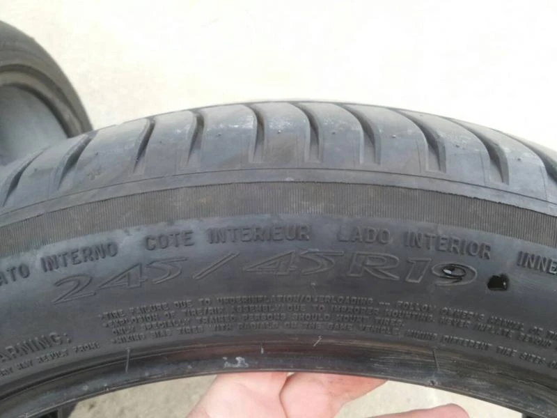 Гуми Летни 245/45R19, снимка 4 - Гуми и джанти - 20957560