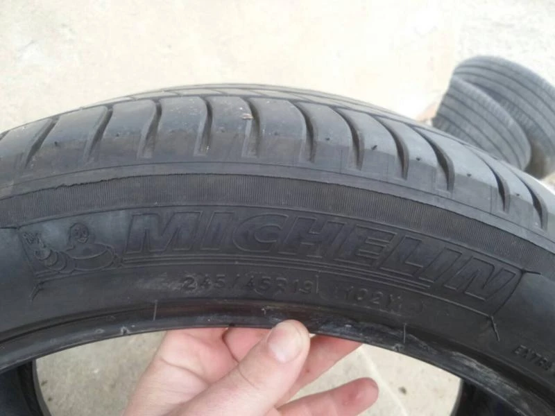 Гуми Летни 245/45R19, снимка 8 - Гуми и джанти - 20957560