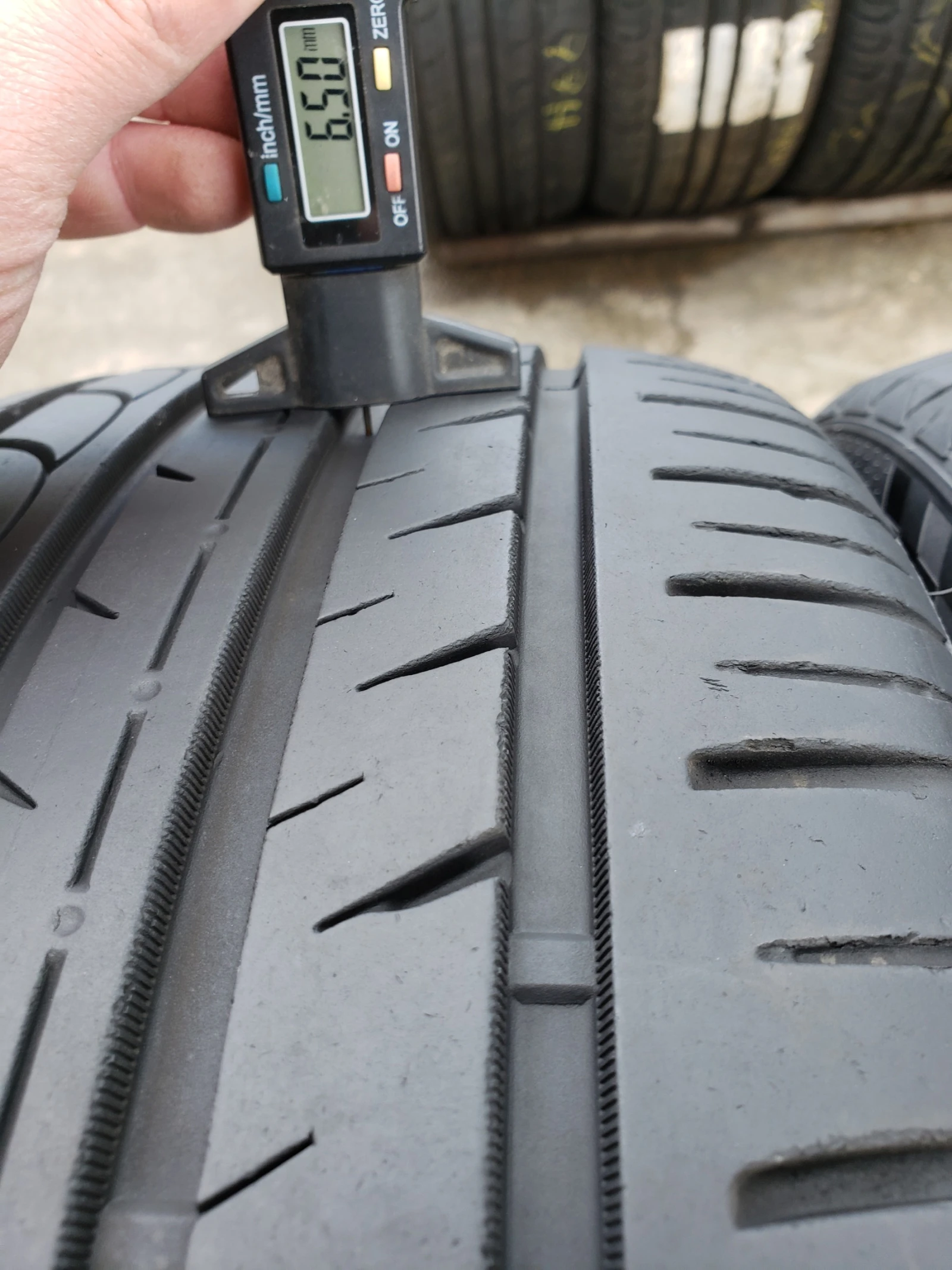 Гуми Летни 275/35R19, снимка 9 - Гуми и джанти - 54388324