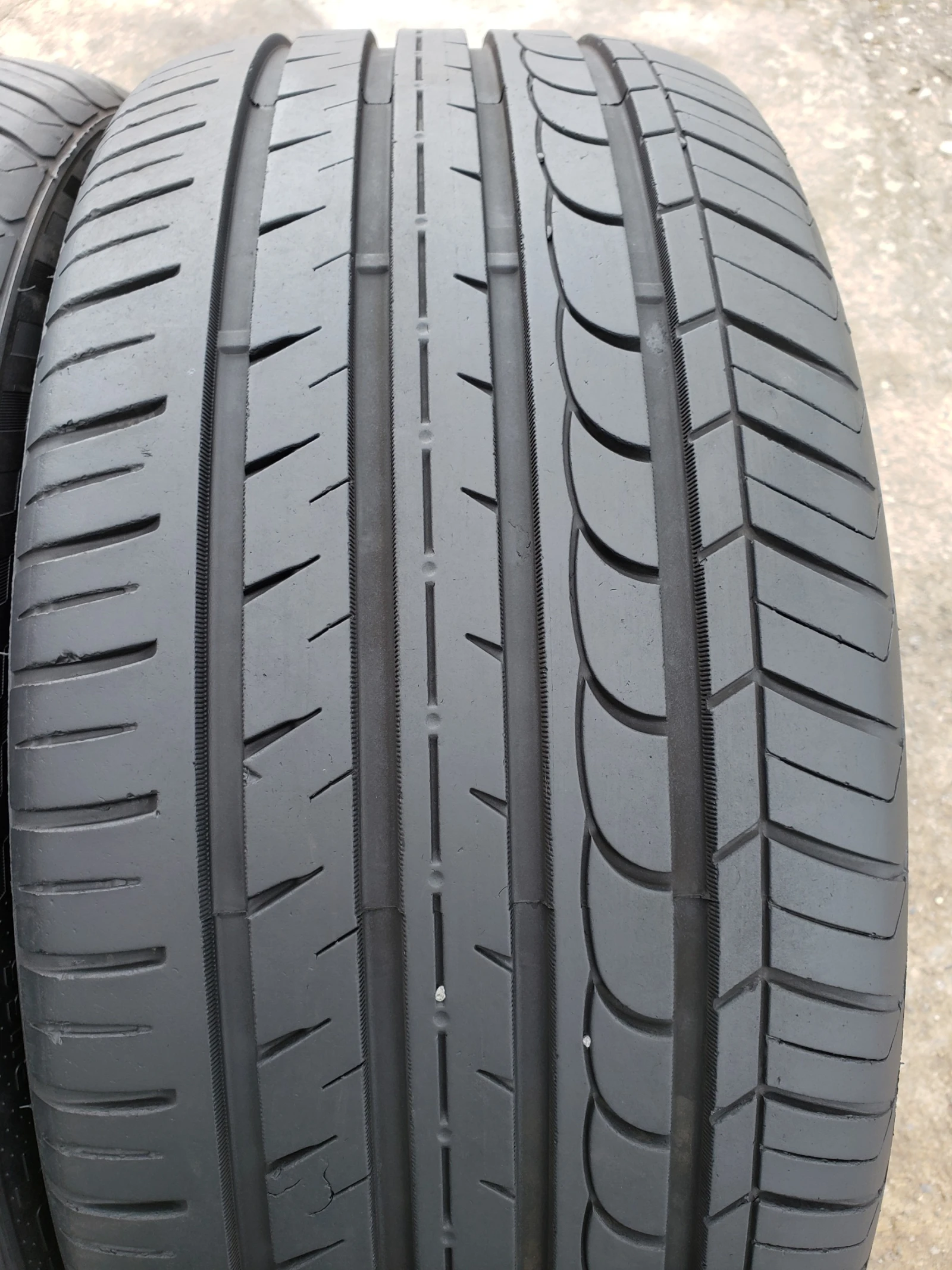 Гуми Летни 275/35R19