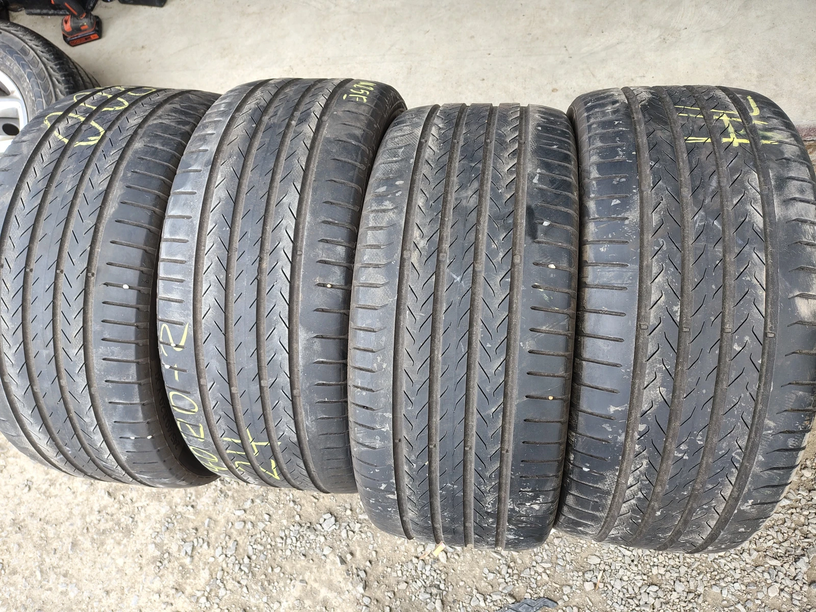 Гуми Летни 245/40R20