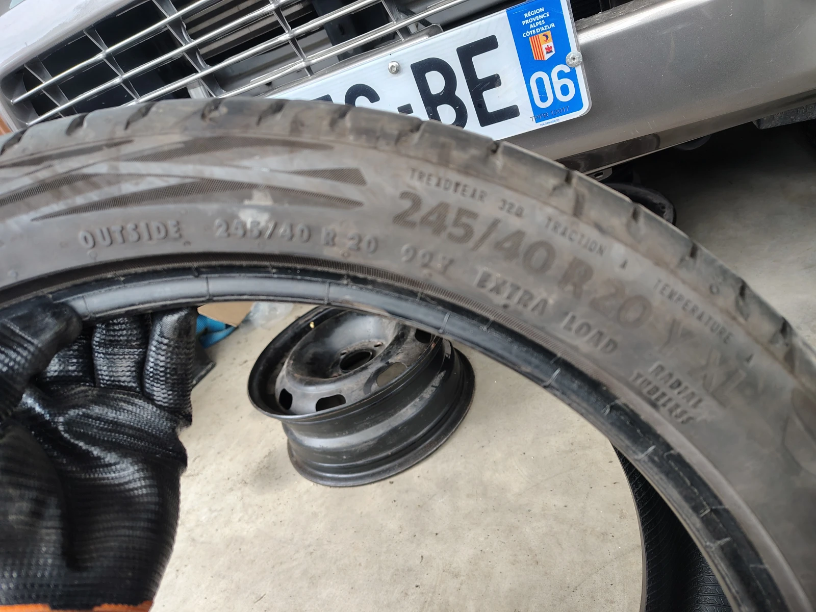 Гуми Летни 245/40R20, снимка 7 - Гуми и джанти - 55842192