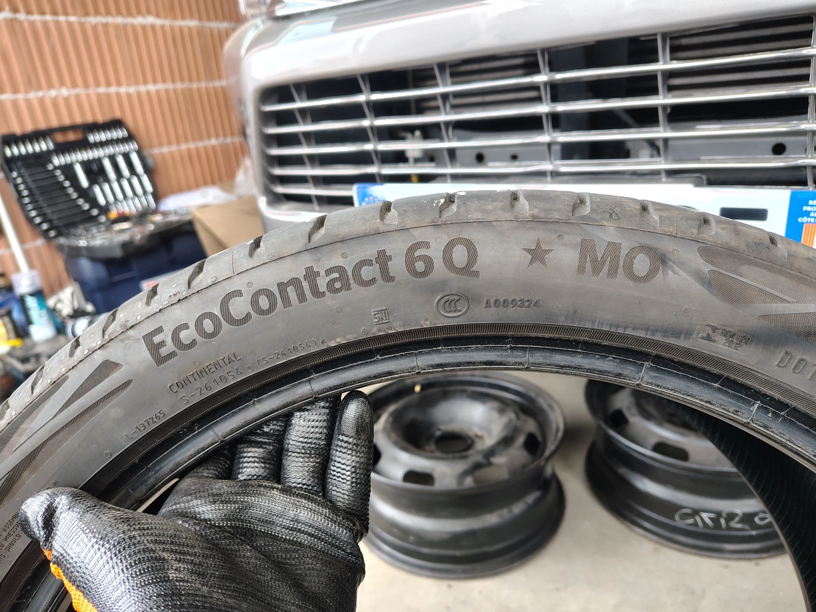 Гуми Летни 245/40R20, снимка 5 - Гуми и джанти - 55842192
