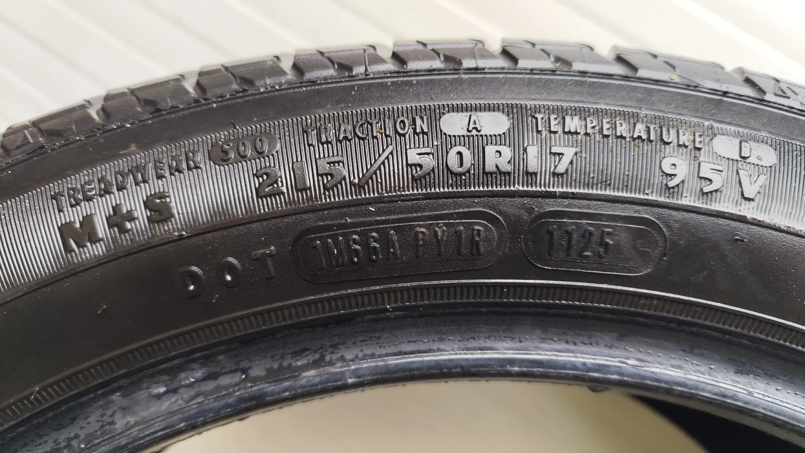 Гуми Всесезонни 215/50R17, снимка 2 - Гуми и джанти - 56681598