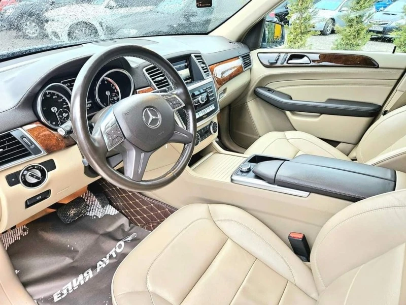 Mercedes-Benz ML 550 FULL AMG PACK TOP ПАНОРАМЕН ЛЮК ЛИЗИНГ 100%, снимка 10 - Автомобили и джипове - 44594939