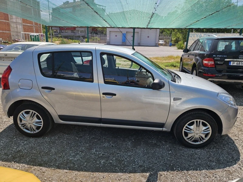 Dacia Sandero 1.4i..75кс..GPL..КЛИМАТИК ..ИТАЛИЯ, снимка 5 - Автомобили и джипове - 46796763