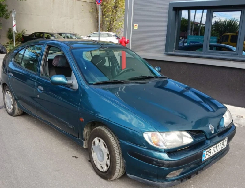 Renault Megane, снимка 1 - Автомобили и джипове - 47483742