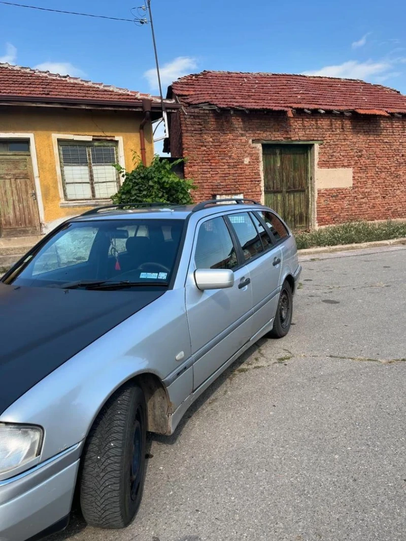 Mercedes-Benz C 180, снимка 2 - Автомобили и джипове - 47812049