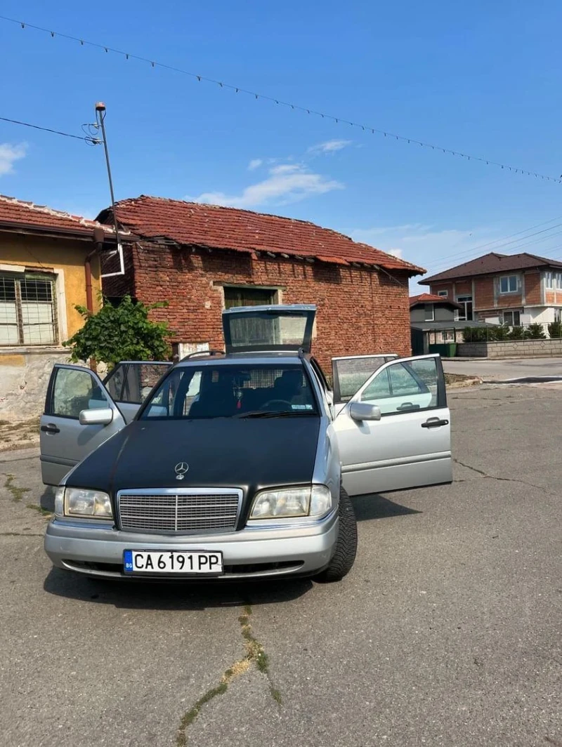 Mercedes-Benz C 180, снимка 1 - Автомобили и джипове - 47812049