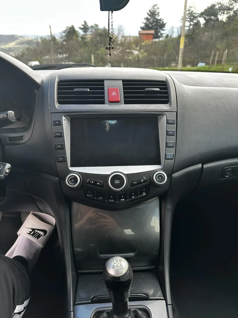 Honda Accord 2.2 cdti, снимка 9 - Автомобили и джипове - 52382305