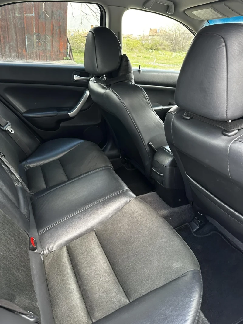 Honda Accord 2.2 cdti, снимка 8 - Автомобили и джипове - 52382305