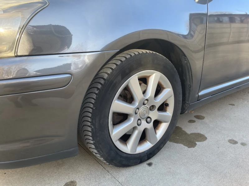 Toyota Avensis T25 2.2 D-4D 150hp фейслифт, снимка 4 - Автомобили и джипове - 52360372