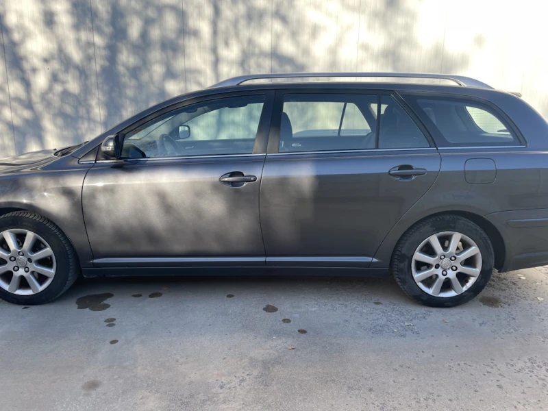 Toyota Avensis T25 2.2 D-4D 150hp фейслифт, снимка 2 - Автомобили и джипове - 52360372