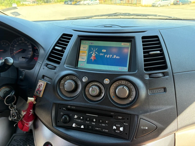Mitsubishi Grandis 7 МЕСТА/ОБСЛУЖЕН, снимка 9 - Автомобили и джипове - 50797268